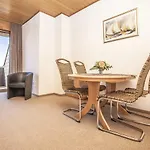 Ostseehaus Petersen Апартаменты *